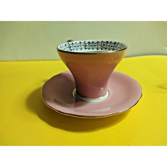 Aynsley Corset Shape Cup & Saucer set Pink Gold Filigree - Picture 4 of 10